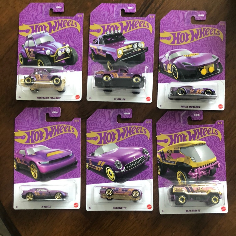 Pearl and Chrome 57th anniversary Hot wheels set